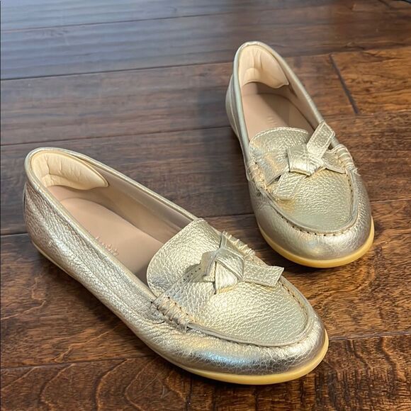 Elephantito Metallic Gold Pebbled Leather Girls Bow Moccasin, size 4 - Picture 1 of 8